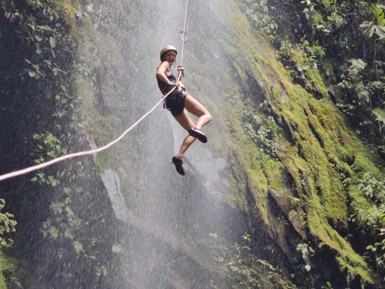 waterfall rappel and zipline in la fortuna 6
