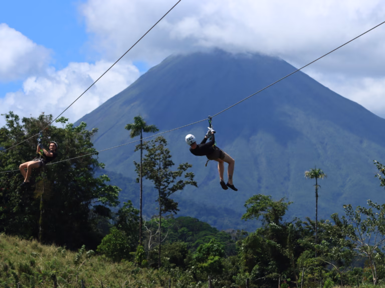 waterfall rappel and zipline in la fortuna 7